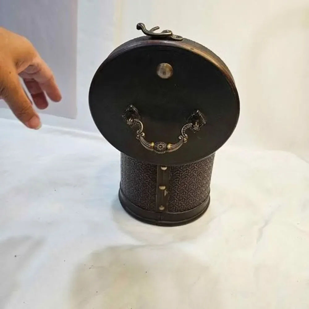 Vintage Style Round Decorative Storage Box